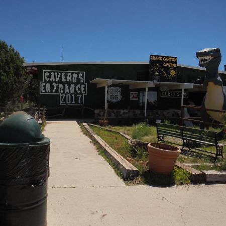 Grand Canyon Caverns Inn Peach Springs Ngoại thất bức ảnh