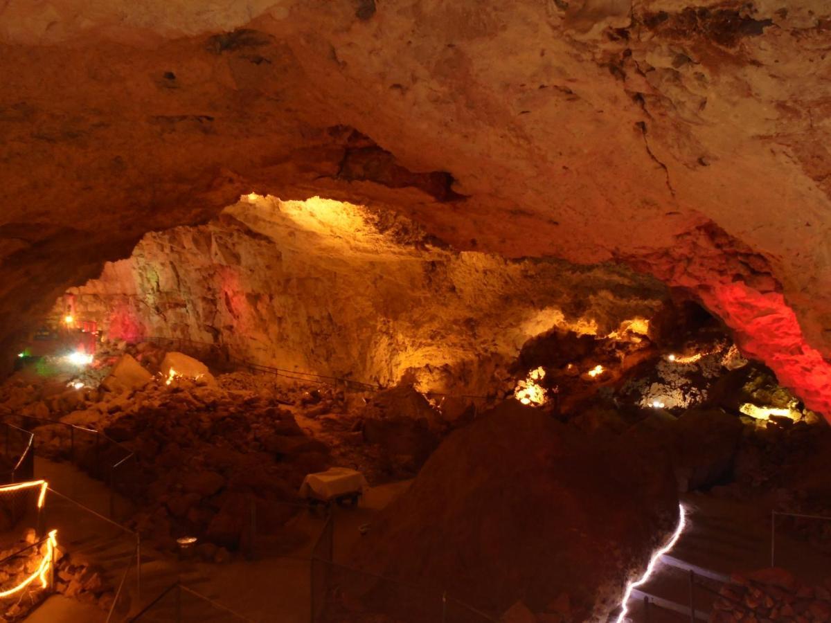 Grand Canyon Caverns Inn Peach Springs Ngoại thất bức ảnh