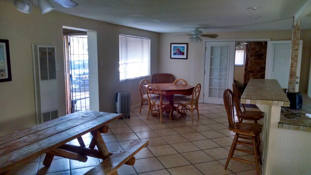 Grand Canyon Caverns Inn Peach Springs Ngoại thất bức ảnh