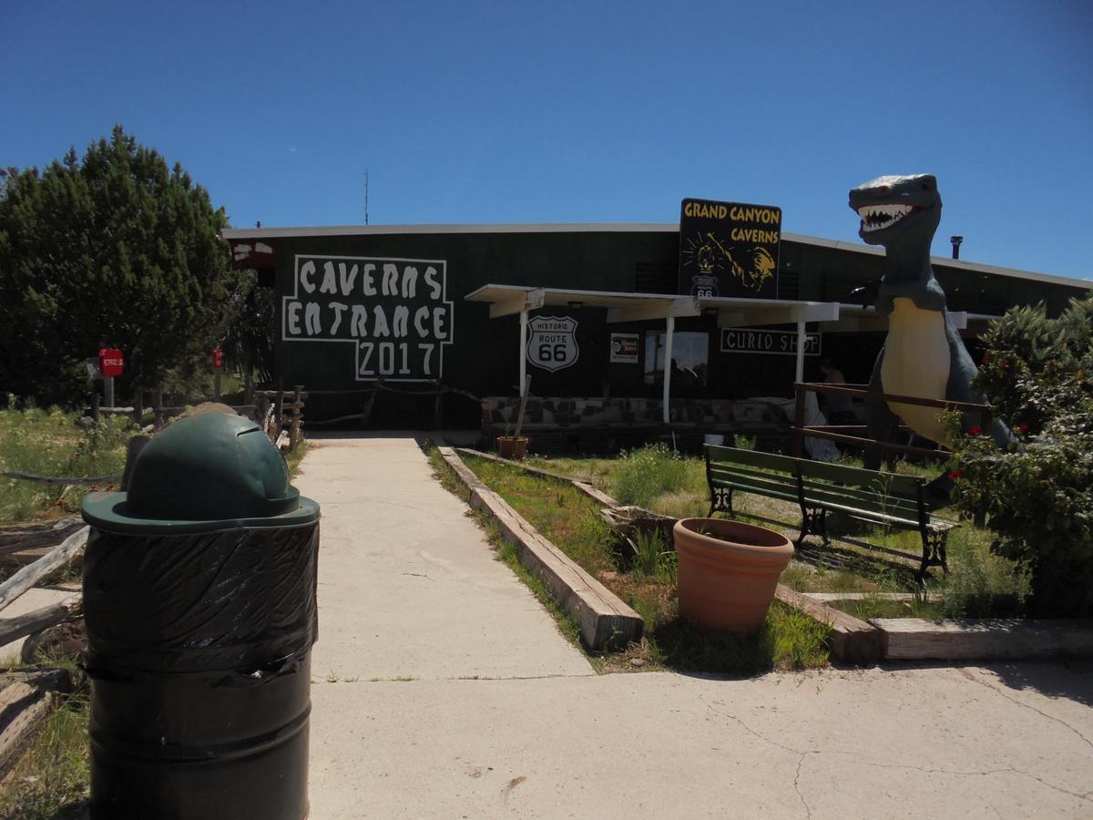 Grand Canyon Caverns Inn Peach Springs Ngoại thất bức ảnh