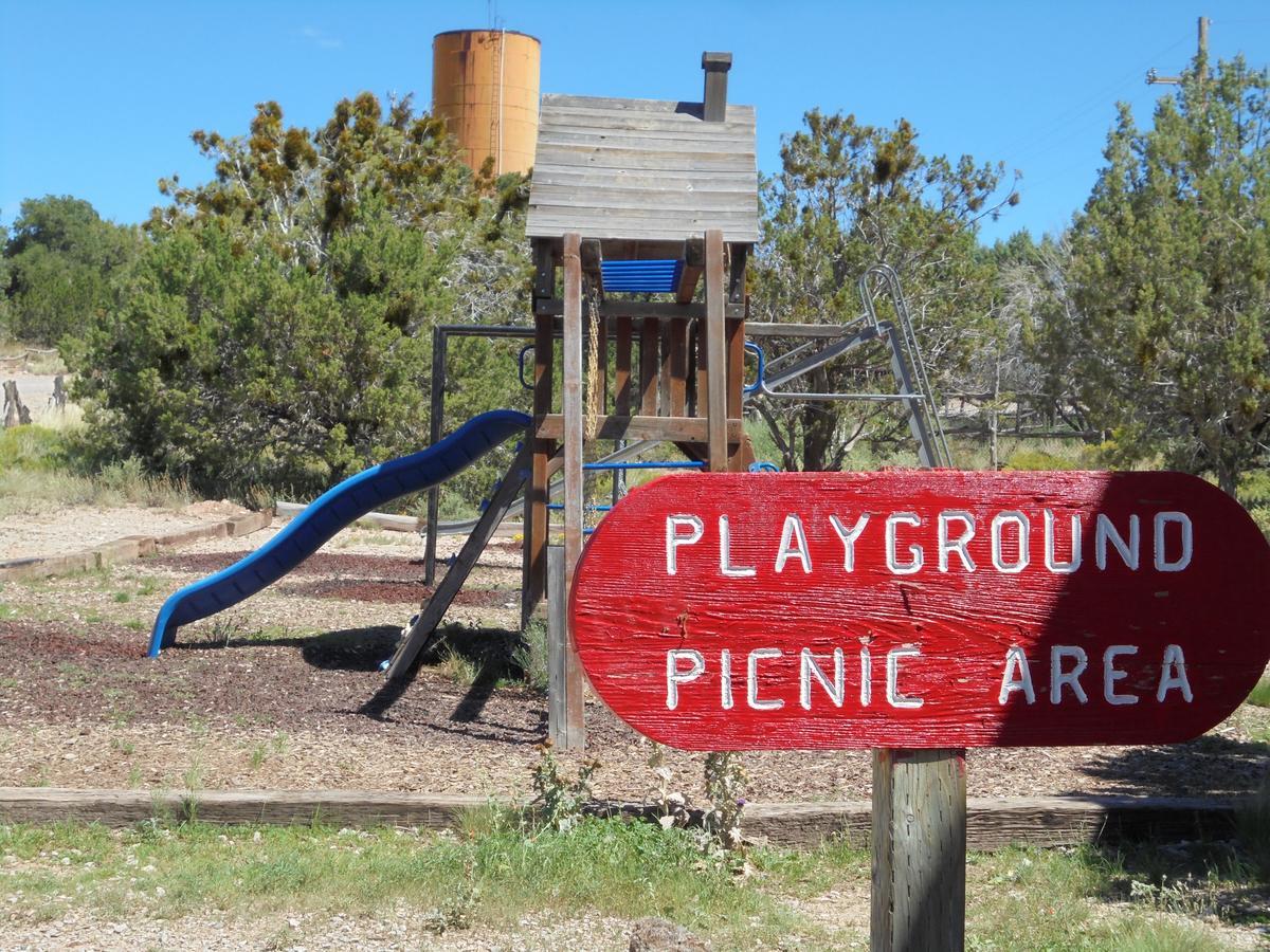 Grand Canyon Caverns Inn Peach Springs Ngoại thất bức ảnh