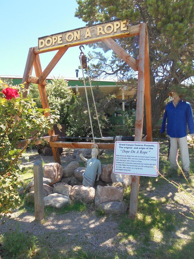 Grand Canyon Caverns Inn Peach Springs Ngoại thất bức ảnh
