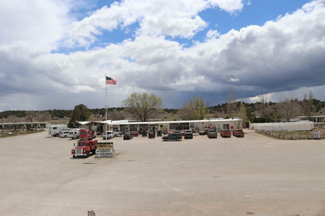 Grand Canyon Caverns Inn Peach Springs Ngoại thất bức ảnh