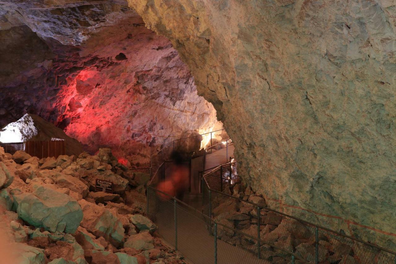 Grand Canyon Caverns Inn Peach Springs Ngoại thất bức ảnh