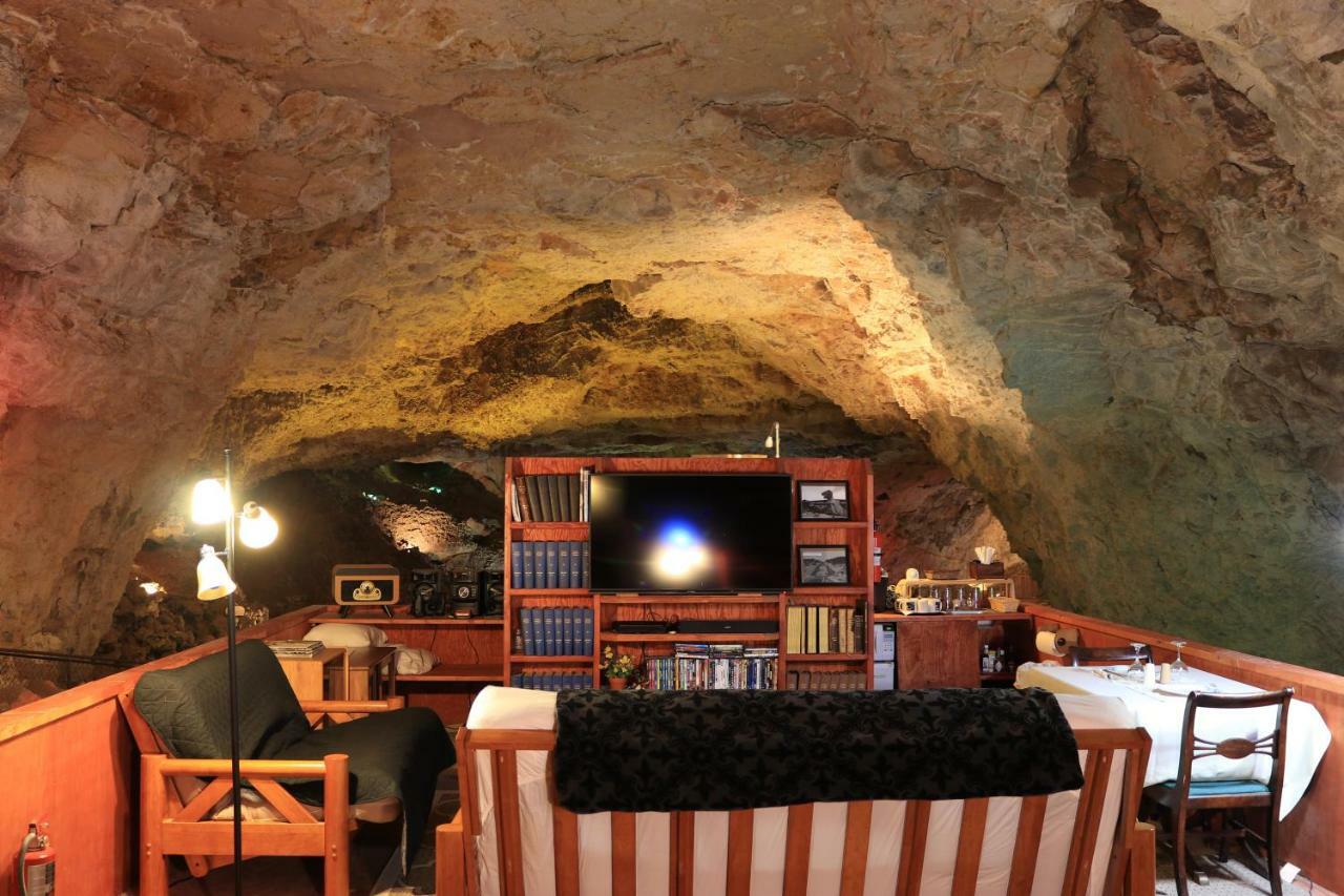 Grand Canyon Caverns Inn Peach Springs Ngoại thất bức ảnh