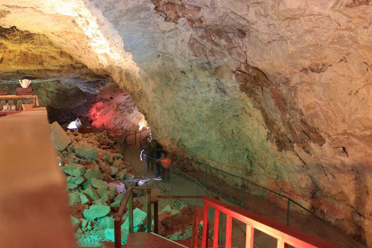 Grand Canyon Caverns Inn Peach Springs Ngoại thất bức ảnh