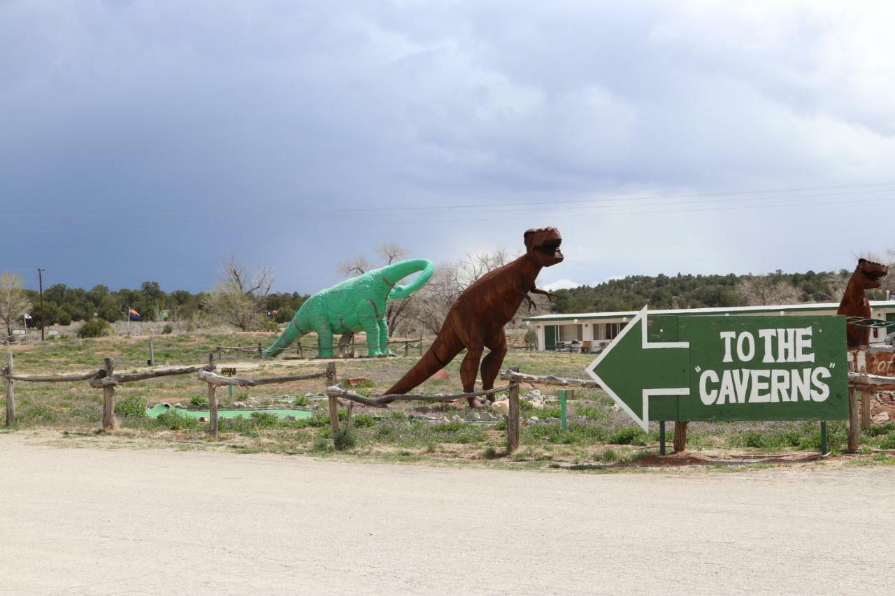 Grand Canyon Caverns Inn Peach Springs Ngoại thất bức ảnh